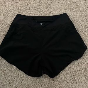 Athleta Run with it 4.5” short: Mid Rise